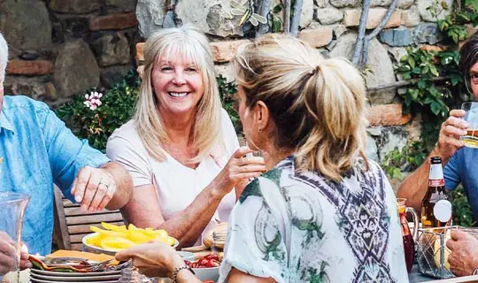 tour party eating together in Italy